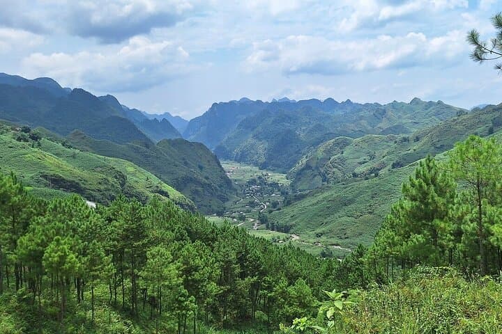 Ha Giang Loop 4-Day Car Expedition: Ma Pi Leng, Dong Van & Lung Cu photo 5