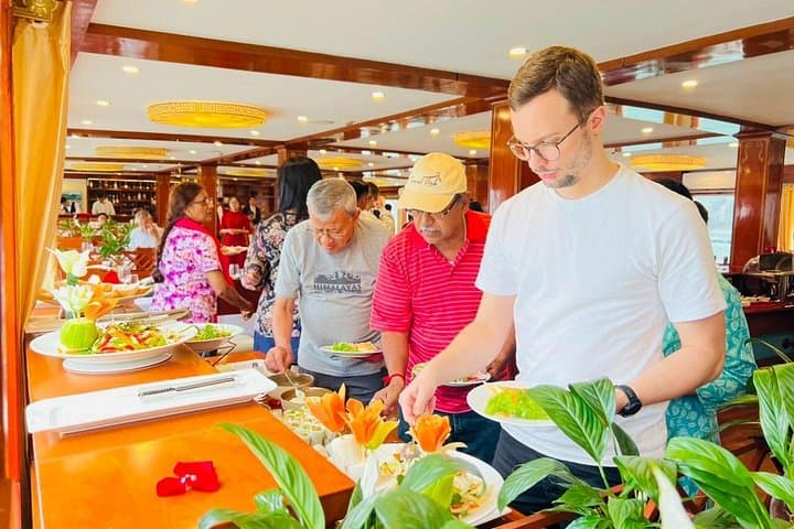 Overnight Dragon Crown Cruise: 2D1N Ha Long Bay Adventure photo 6