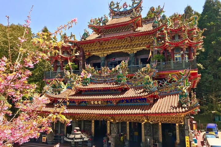 Alishan Day Tour from Taichung: Ancient Trees, Sea of Clouds & Tribal Culture photo 5