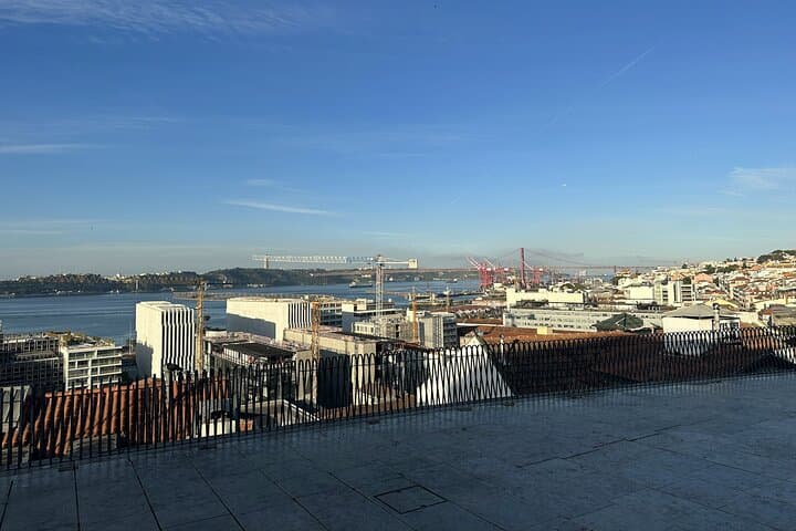 Lisbon Photo Adventure: Iconic Self-Guided City Exploration Game photo 5