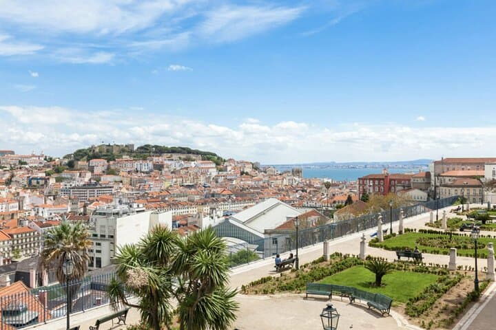 Lisbon Photo Adventure: Iconic Self-Guided City Exploration Game photo 4