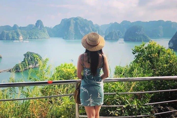 2-Day Ninh Binh & Halong Bay Luxury Cruise: Tam Coc, Mua Cave & Halong Day Cruise photo 3