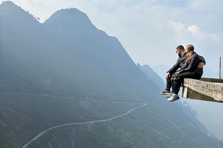 Ha Giang Motorbike Loop — 4-Day Dong Van & Ma Pi Leng Adventure