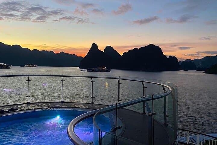 Dora Cruise: Luxury 2-Day Lan Ha and Ha Long Bay Overnight Cruise photo 3