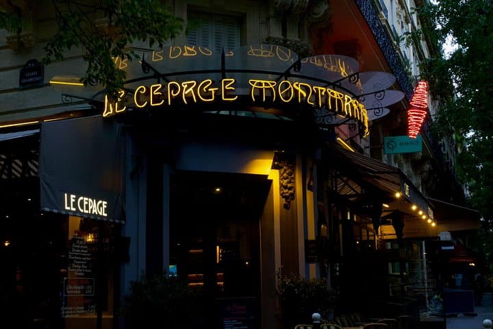 Montmartre Private Guided Tour: Paris Art, Sacré-Cœur & Hidden Streets photo 3