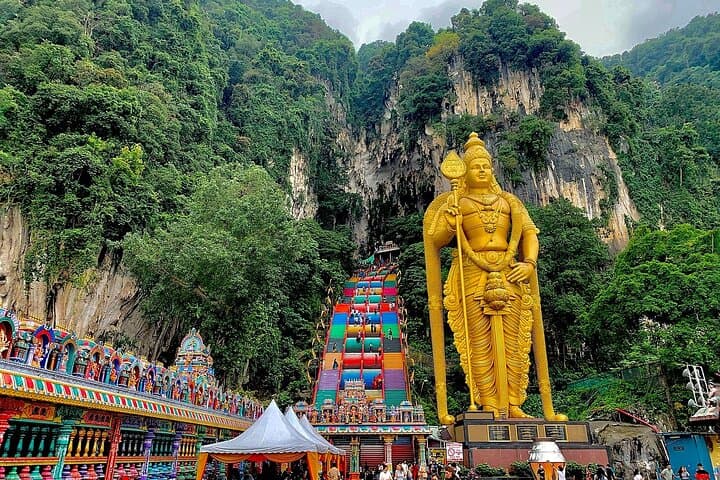 Genting Highlands and Batu Caves Day Tour: Cable Car Views & Temple Steps photo 6