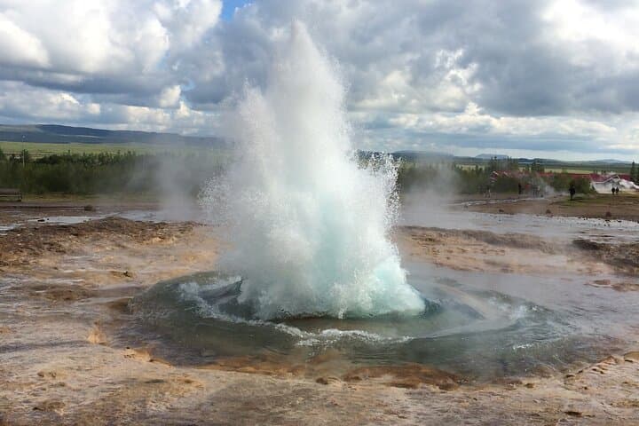 Private Golden Circle Day Tour from Reykjavík: Geysers, Gullfoss & Kerið photo 6