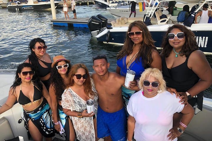 Private Bachelorette Yacht Party to the Rosario Islands from Cartagena photo 3