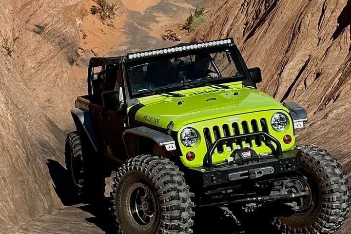 Conquer Moab’s Hell’s Revenge: The Ultimate 4x4 Jeep Adventure photo 5