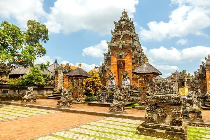 Half-Day Bali Private Tour: Ubud Temples, Traditional House & Tegenungan Waterfall photo 2
