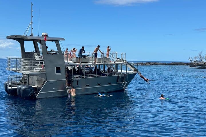 Explore Kealakekua Bay: Snorkeling Adventure & History on a Power Catamaran