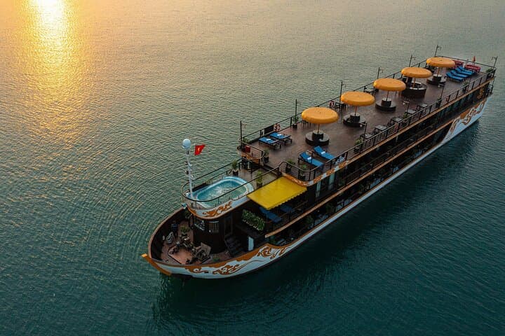 Lan Ha Bay Icon Cruise: 2-Day Overnight Experience from Hanoi