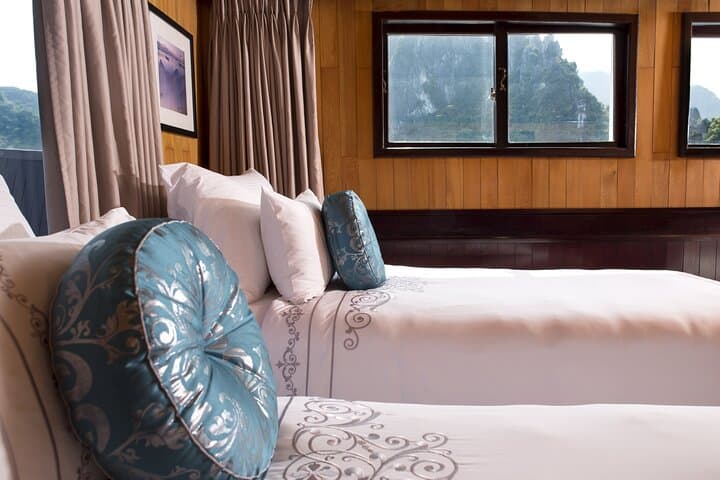 3-Day Halong & Lan Ha Bay Cruise from Hanoi: Kayaking, Caves & Viet Hai Village photo 6