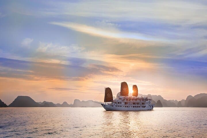 3-Day Halong & Lan Ha Bay Cruise from Hanoi: Kayaking, Caves & Viet Hai Village photo 4