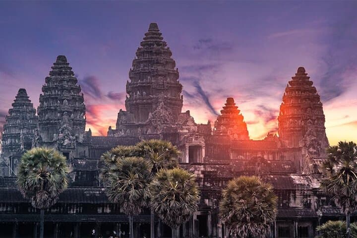 Sunrise Over Angkor Wat: Guided Sunrise and Sunset Temple Tour from Siem Reap photo 2