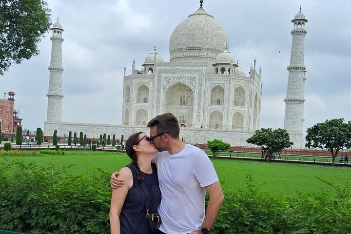 Agra Private Taj Mahal Tour: Full-Day Guided City Experience photo 2