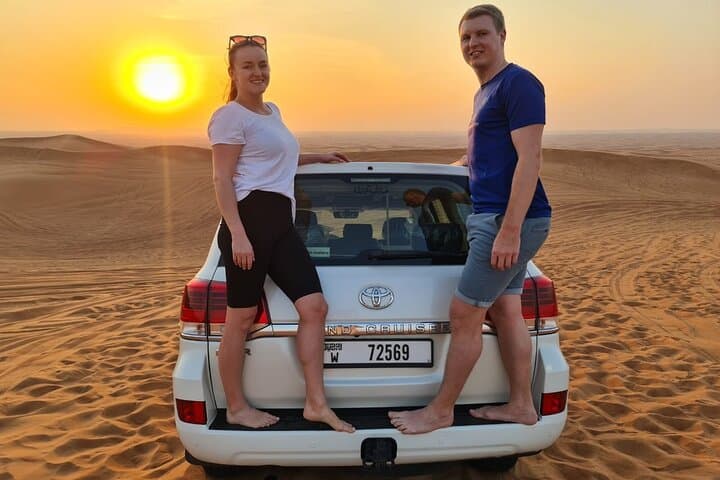 Dubai Desert Safari: Premium 4x4 Dune Bashing, BBQ Dinner & Live Shows photo 2