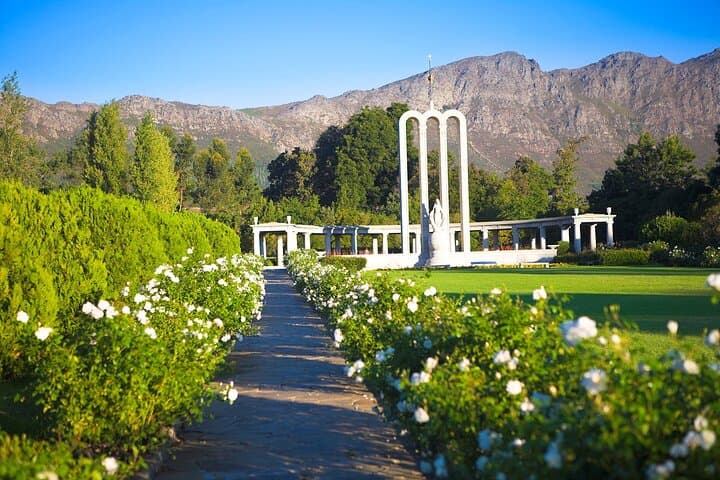 Luxury Cape Winelands Wine Tour with Lunch — Stellenbosch, Franschhoek & Paarl photo 4