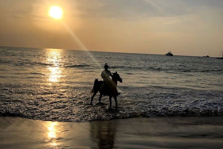 Sunset Horseback Ride on Nai Yang Beach, Phuket — Evening Beach Equestrian Tour photo 4