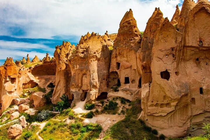 Cappadocia Red Tour: Full-Day Small-Group Adventure from Göreme to Uçhisar, Paşabağ and Zelve