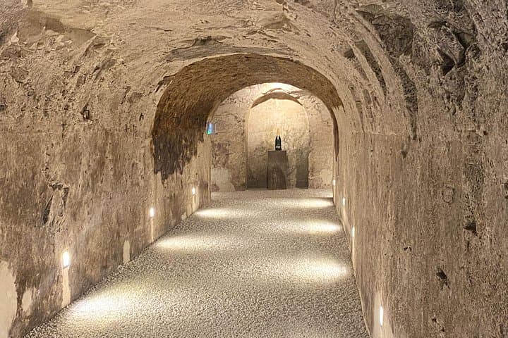 Private 2-Day Champagne & Chablis Tour from Paris — Moët, Veuve Clicquot & Chablis Tastings photo 1