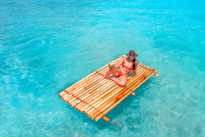 Bamboo Raft Photoshoot in Curaçao — Float, Sip & Capture Island Portraits photo 4
