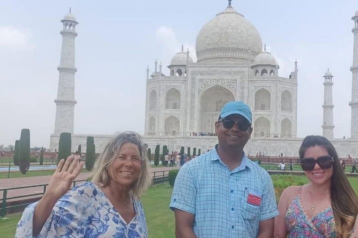 Taj Mahal Day Trip by Gatimaan Express: Delhi to Agra in a Day photo 1