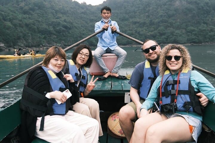 Full-Day Halong Delight: Premium Cruise, Kayaking & Cooking Class from Hanoi photo 3