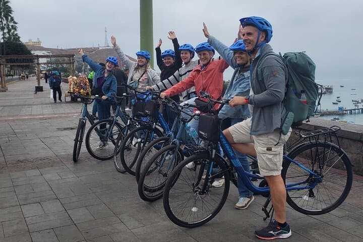 Coastal Cycling Tour in Lima: Miraflores to Barranco and Chorrillos photo 6