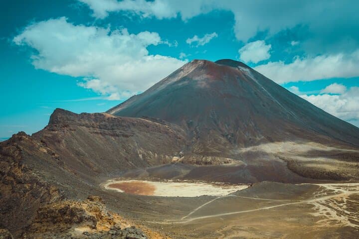 Private Transfer from Auckland to Tongariro Alpine Crossing — 2-Day Adventure photo 4
