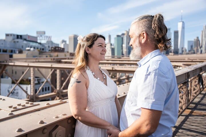 Brooklyn Bridge Professional Photoshoot: Iconic NYC Portrait Session