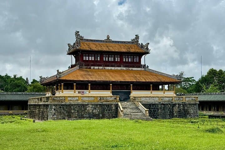 Hue Imperial Citadel & Dragon Boat Adventure: Full-Day Small Group Tour photo 6