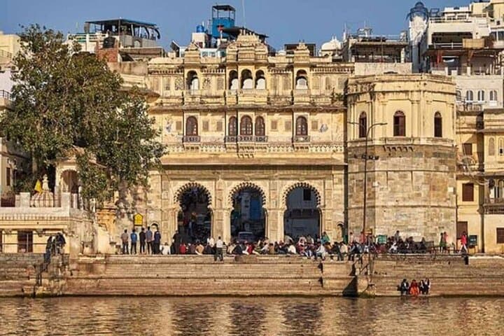 Full-Day Private Udaipur City Tour: Palaces, Lakes & Panoramas photo 5