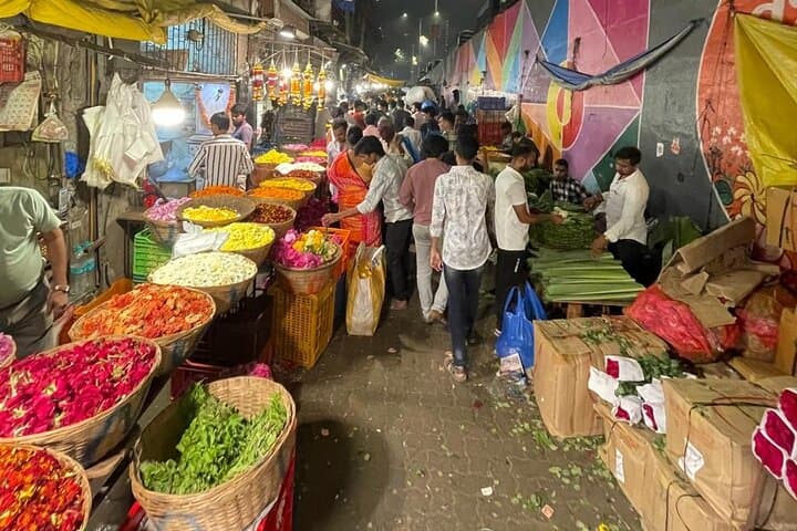Mumbai Bazaar Walking Tour: Hidden Markets & Street Food Experience photo 3