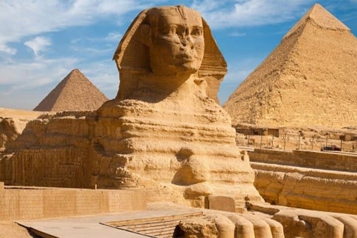 Cairo Day Trip from Hurghada: Giza Pyramids & Egyptian Museum in One Day