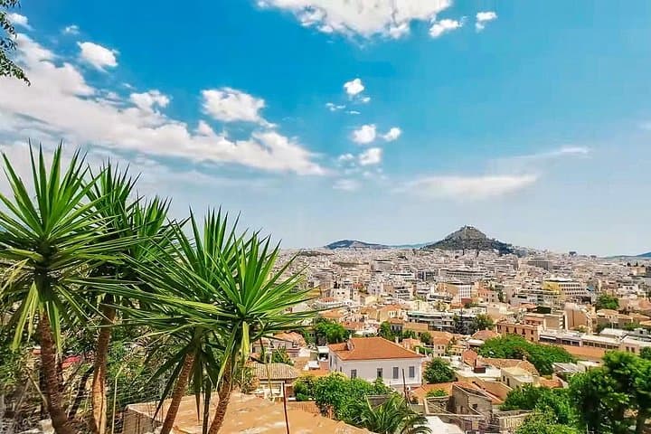 Athens Beauty 4-Hour Private Walking Tour — Syntagma, Plaka & Anafiotika photo 3