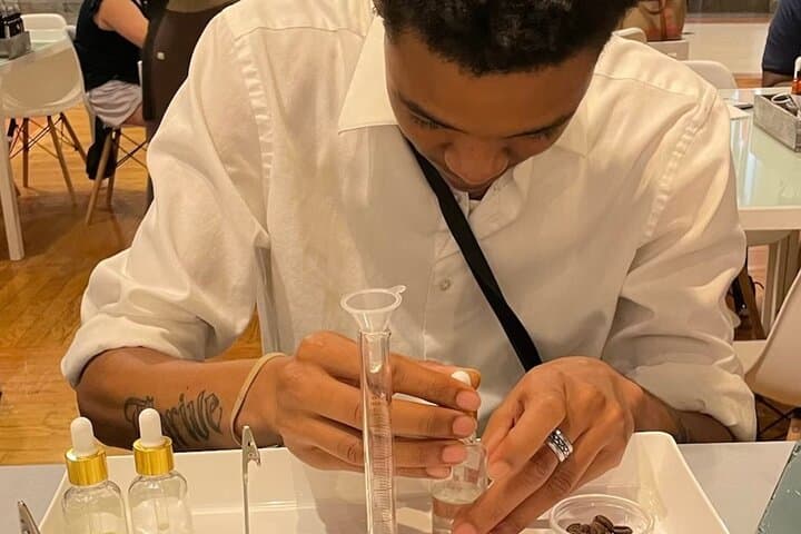 Create Your Own Perfume on Chicago’s Magnificent Mile — 75-Minute Workshop photo 3