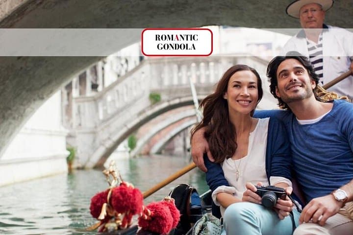 Private Gondola Ride on Venice's Grand Canal: A 30-Minute Waterway Experience photo 1