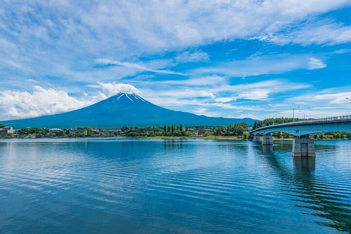 Custom Full-Day Lake Kawaguchiko Tour: Private Mount Fuji Views & Cultural Stops photo 1