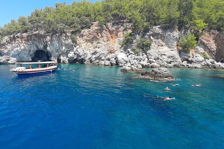 Private Ekincik Full-Day Boat Tour from Dalyan — Kaunos, Iztuzu & Blue Cave
