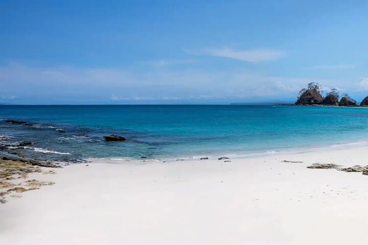 White Sand Beach Snorkel Tour Near Jaco: Playa Mantas Adventure photo 1