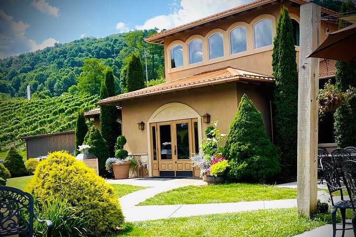 Grandfather Mountain Wine & Dine Private Tour from Asheville photo 5
