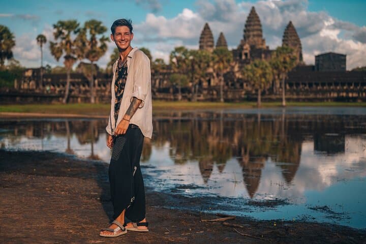 Exploring Angkor: A Day Tour of Angkor Wat, Bayon, Ta Prohm & Phnom Bakheng photo 4