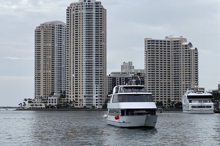 Miami Skyline Sunset Cruise on Biscayne Bay photo 4