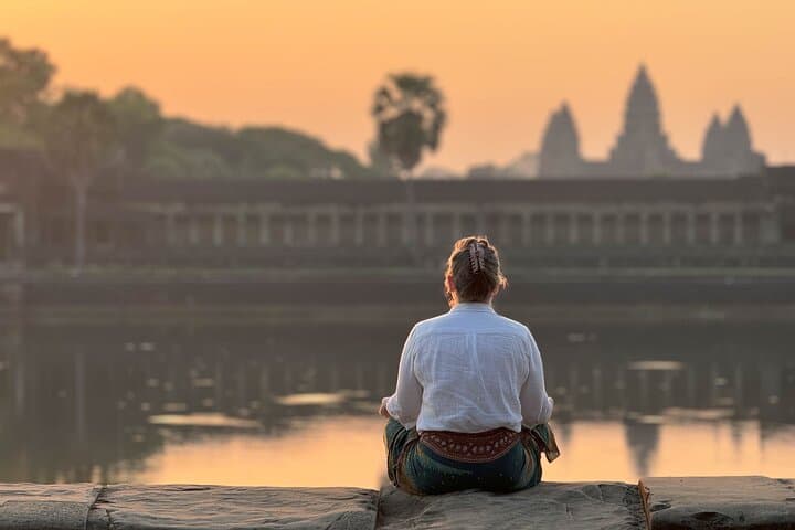 Sunrise at Angkor Wat: Personalized Tuk Tuk Tour from Siem Reap