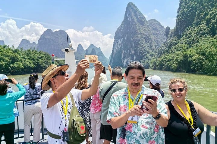 Li River Cruise Guilin to Yangshuo: Private Day Cruise Through Karst Peaks photo 4
