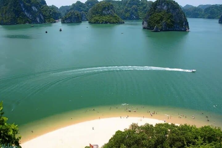 3-Day Halong Bay Victory Cruise: Sung Sot, Titop & Lan Ha Adventures photo 3