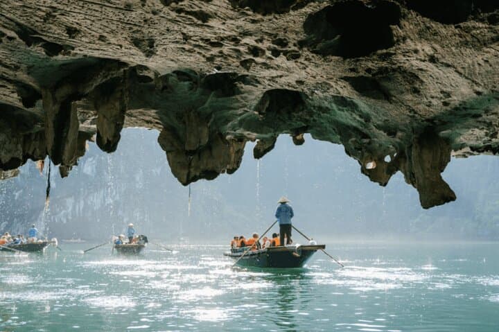 Halong Bay 2-Day Boutique Cruise: Sung Sot, Titop & Kayaking Aboard Fantasea photo 2