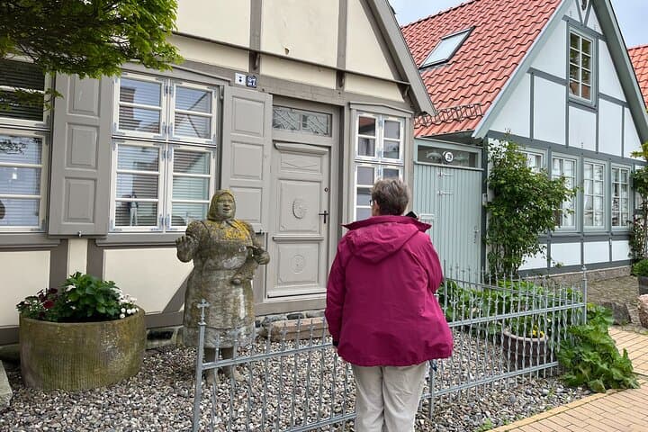 Warnemünde Audio Walking Tour — Self-Guided History, Lighthouse & Seaside Promenade photo 4