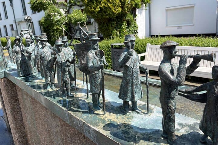 Warnemünde Audio Walking Tour — Self-Guided History, Lighthouse & Seaside Promenade photo 5